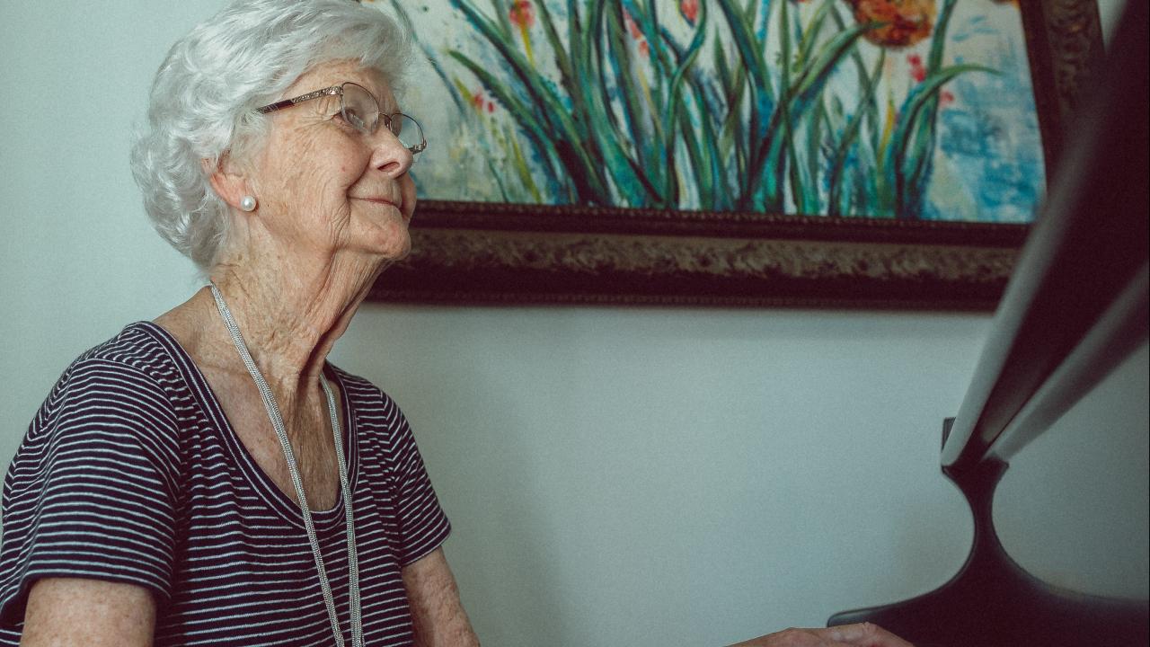 Playing a musical instrument 'could cut dementia risk'